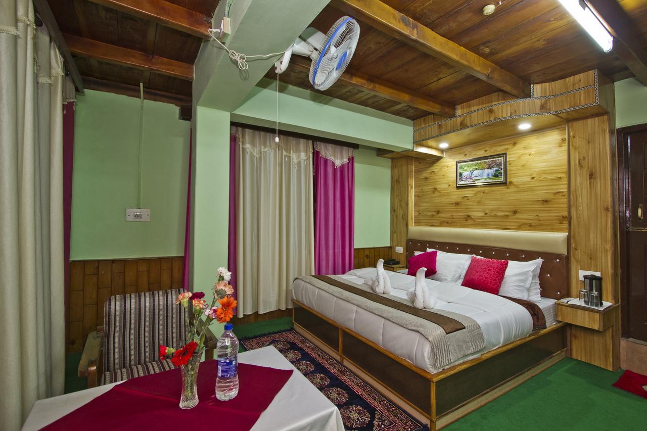 Hotel Vikrant Manāli Zewnętrze zdjęcie