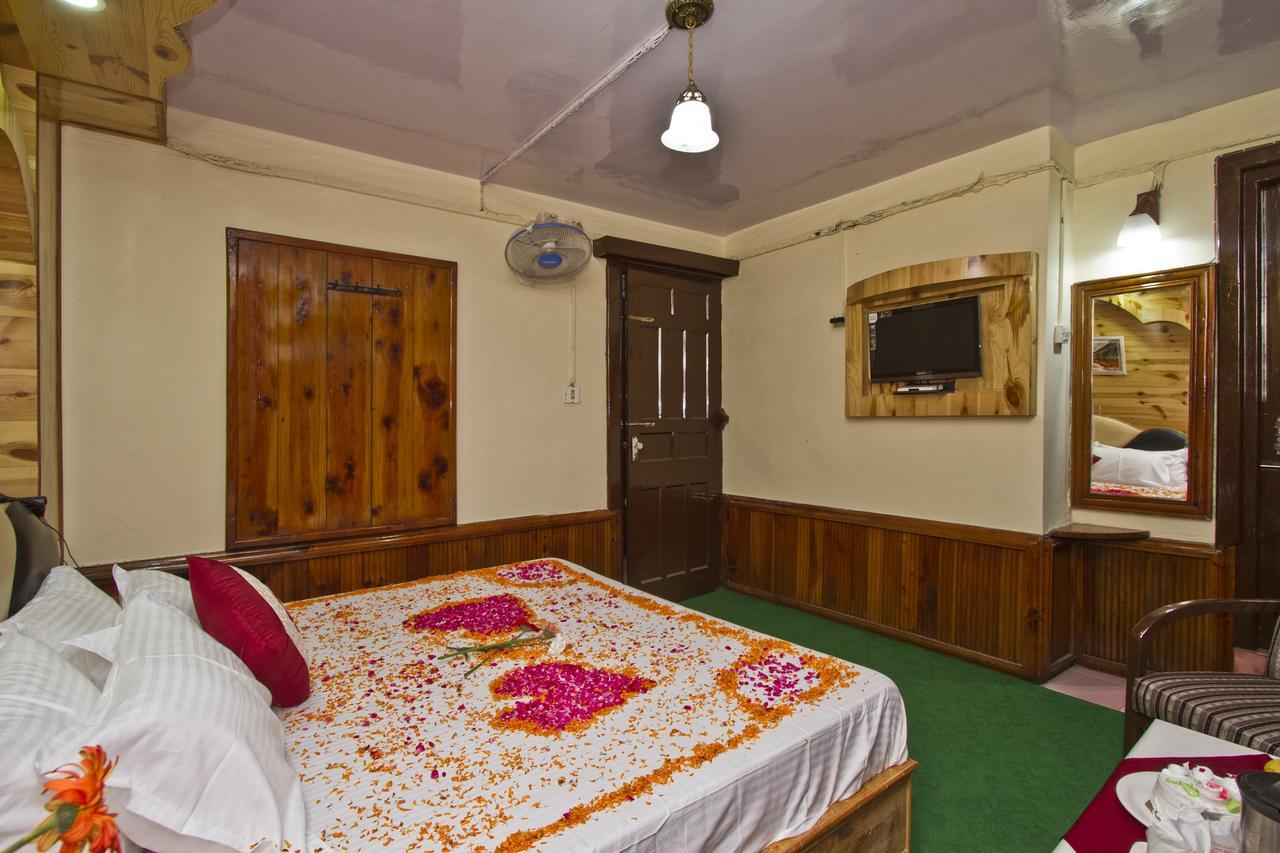 Hotel Vikrant Manāli Zewnętrze zdjęcie